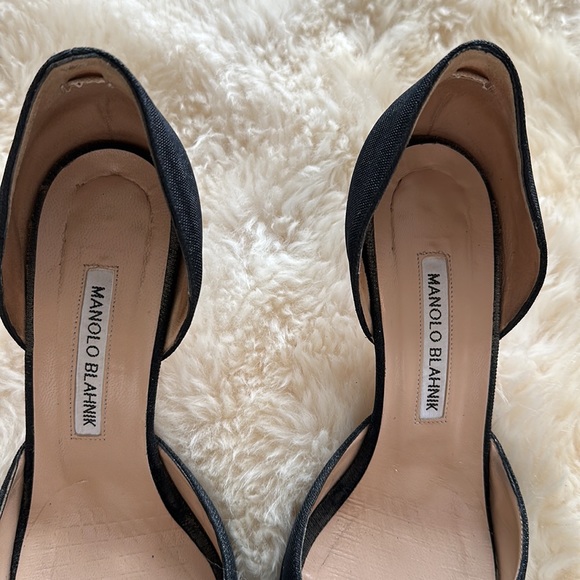 Manolo Blahnik Hangisi heels - Picture 7 of 11